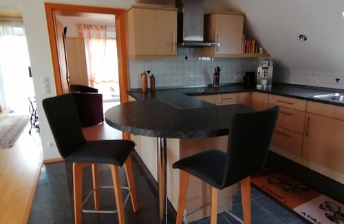 Neuburg Apartment | Ferienwohnung Dorfzauber mit Kirchblick in dem Dörfchen Joshofen
