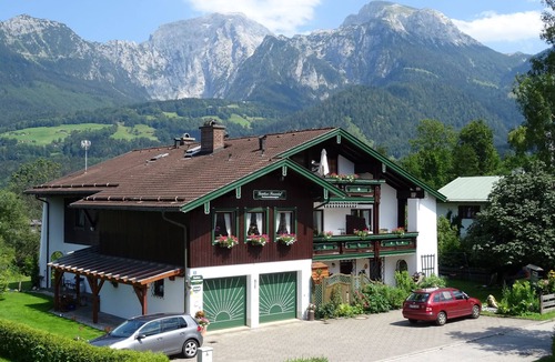 Unterschonau Apartment | Ferienwohnung Nr. 2 Kehlsteinblick, 1 bis 2 Personen, 45 qm, 1 Schlafzimmer, Wohnküche und Balkon