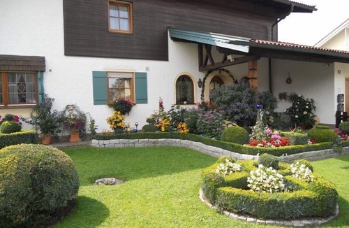 Bernau am Chiemsee Apartment | Ferienwohnung 2 "Chiemseestern" für 1-3 Personen (65 qm, 1. Etage)