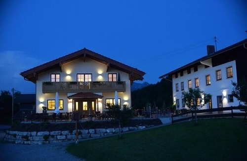 Bernau am Chiemsee Apartment | Ferienwohnung "Edelweiß" für 1-5 Personen (75 qm, OG) *