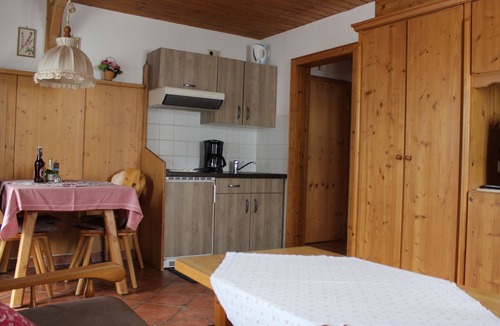 Bichl Apartment | Ferienwohnung 1 für 4 Personen, 1 Schlaf- und 1 Wohn/Schlafzimmer, 36 m²
