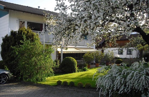 Antwort Apartment | Ferienwohnung, 36 qm Obergeschoss, 1 separates Schlafzimmer