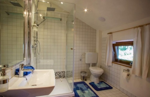 Grassau Apartment | Ferienwohnung 40qm, Dachgeschoss, 1 separates Schlafzimmer