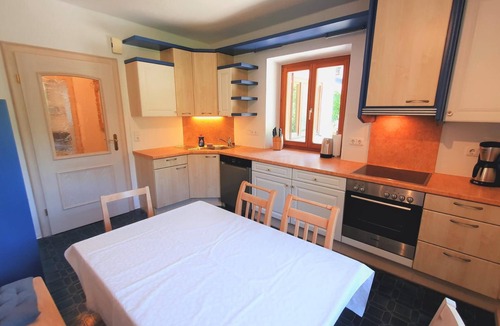 Anzenbach Apartment | Ferienwohnung 6, 2 Schlafzimmer, 1 Wohnzimmer, Separate Küche, Du-wc