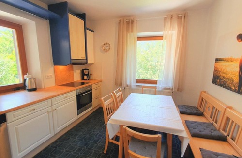Anzenbach Apartment | Ferienwohnung 6, 2 Schlafzimmer, 1 Wohnzimmer, Separate Küche, Du-wc