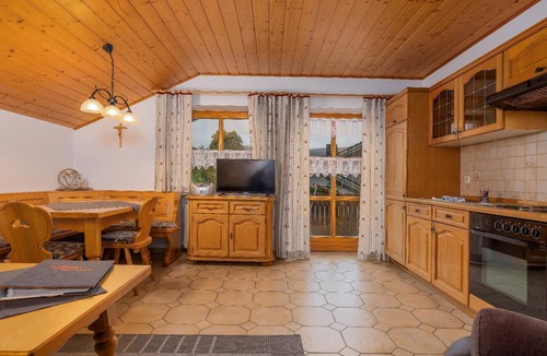 Barnzell Apartment | Ferienwohnung 65qm mit Küche und Balkon