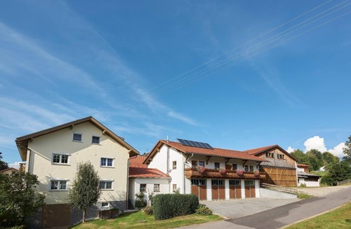 Barnzell Apartment | Ferienwohnung 65qm mit Küche und Balkon