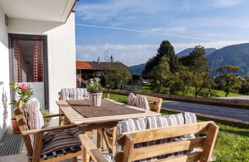 Ruhpolding Apartment | Ferienwohnung Adlerhügel inkl. Chiemgaukarte