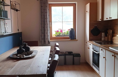 Fliess Apartment | Ferienwohnung Alpenrose im Haus Anna. - Haus Anna - Ein Haus mit Herz