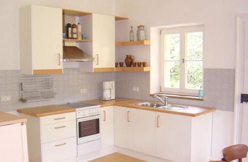 Bernried Apartment | Ferienwohnung Altes Schulhaus in Leithen - Bernried