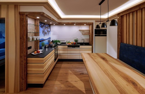 Chieming Apartment | Ferienwohnung Alz, 1-5pers., 2 Sep. SZ, 1.og, Balkon mit Chiemseeblick