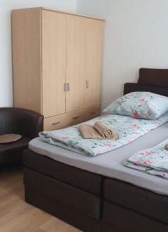 Bad Rothenfelde Apartment | Ferienwohnung am Kuhrpark mit Balkon und Parkplatz