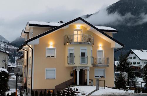Weissenbach am Lech Apartment | Ferienwohnung Schönblick