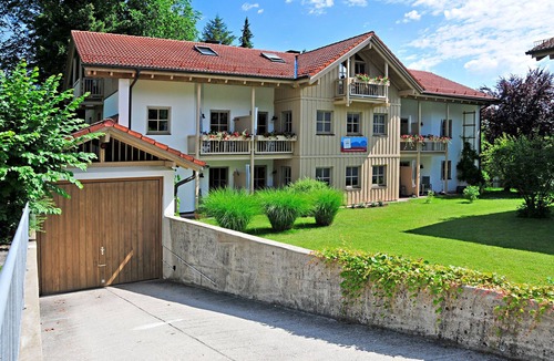 Bad Feilnbach Apartment | Ferienwohnung Auerberg, bis 4 Personen, 1 seperates Schlafzimmer, Erdgeschoß, Südterrasse