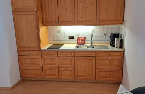 Grashof Apartment | Ferienwohnung Balkon, 1 Schlafzimmer, 1 Wohnküche, Dusche/wc, Max. 3 Pers