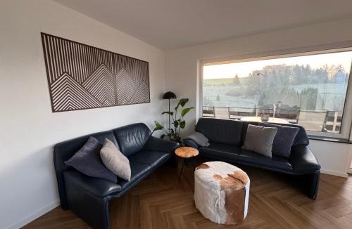 Wangen im Allgaeu Apartment | Ferienwohnung Bergblick Wangen im Allgäu mit Garten, 2022 komplett renoviert