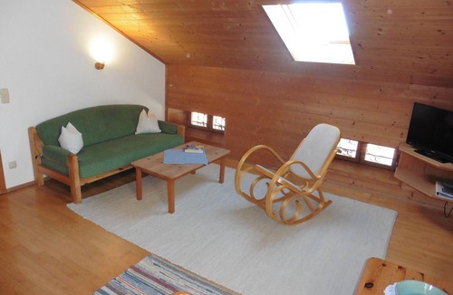 Frasdorf Apartment | Ferienwohnung bis 4 Personen, Bauernhof, 50 qm, Balkon, 2 Schlafzimmer, Wohnküche, SAT-TV= Edelweißzimmer