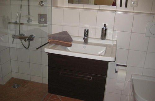 Holtenau Apartment | Ferienwohnung Bowe