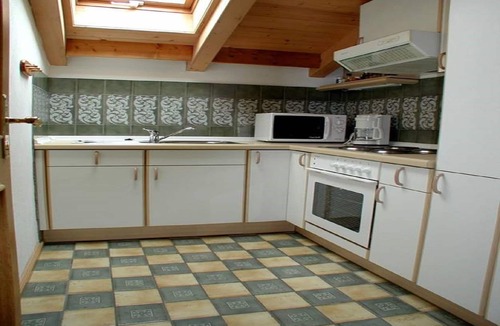 Horgering Apartment | Ferienwohnung "Brigitte", 75 qm, 1 Schlafzimmer, Balkon