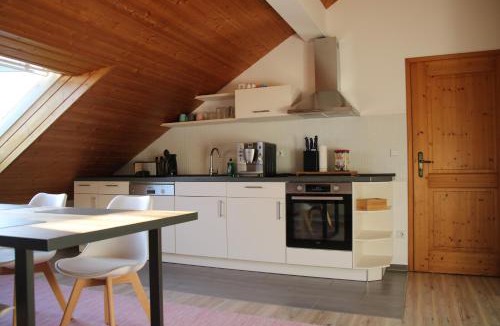 Wolnzach Apartment | Ferienwohnung - Dachgeschoss Schmuckstück