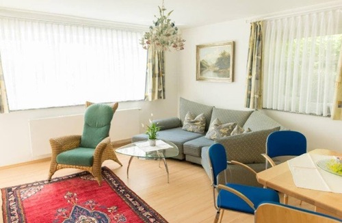 Neualbenreuth Apartment | Ferienwohnung mit Terrasse und Voll Ausgestatteter Küche