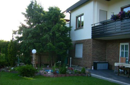 Schoenau an der Brend Apartment | Ferienwohnung Heidelsteinblick