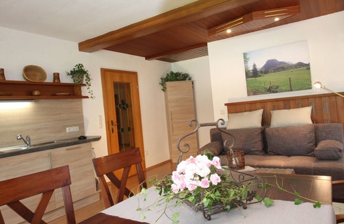 Inzell Apartment | Ferienwohnung für 2 Personen mit großem Balkon, 79 m²