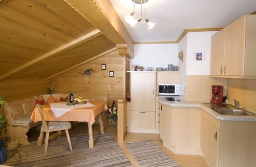 Eck Apartment | Ferienwohnung für 4 Personen mit 2 Schlafzimmer, Balkon, 67 m²