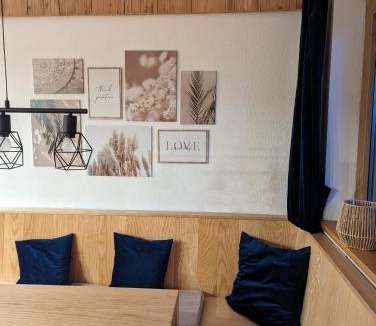 Flintsbach A. Inn House | Ferienwohnung Goasnstoi - mit HotTub und Bergblick im Inntal