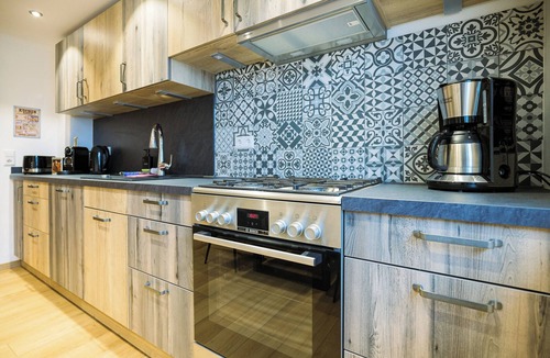 Eck Apartment | Ferienwohnung Gelb für 4 Personen mit Terrasse, 80m²
