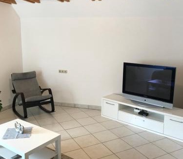 Holzkirchen Apartment | Ferienwohnung Haus Maja