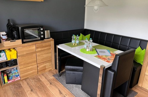 Arrach Apartment | Ferienwohnung im Ländlich-modernen Stil mit Garten
