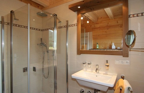 Bischofswiesen Apartment | Ferienwohnung "Königssee" für 2-4 Pers., ca. 75 m², 2 Schlafzimmer, Wohnzimmer. Balkon