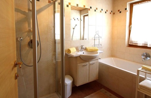 Außerweerberg House | Ferienwohnung Karwendel - Bauernhof Ferienwohnungen Sennhof