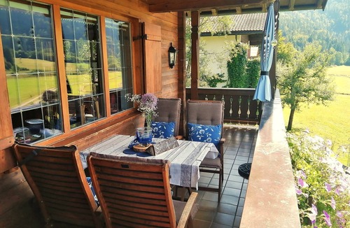 Blindau Apartment | Ferienwohnung "Klausenberg" - Drei-Raum-Wohnung 75m² mit Balkon und Bergblick