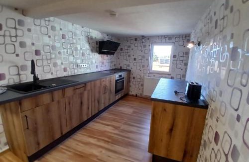 Stadtlauringen Apartment | Ferienwohnung Kunterbunt