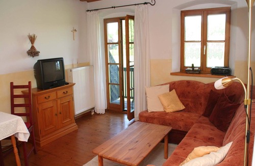 Bad Endorf Apartment | Ferienwohnung Löwenzahn, 40 qm Obergeschoss, 1 separates Schlafzimmer