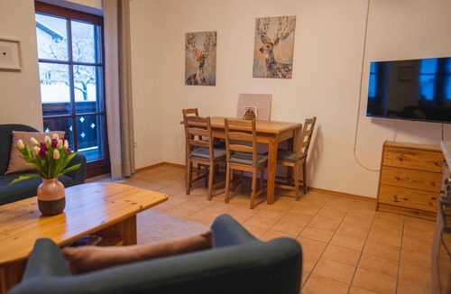 Breitmoos Apartment | Ferienwohnung Maxl für 2-4 Personen, 2 Schlafzimmer mit Balkon, 60 m²