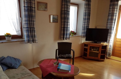 Seeon-Seebruck Apartment | Ferienwohnung mit Balkon für 4 Personen, 45 qm