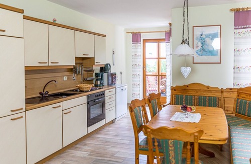 Altenkunstadt Apartment | Ferienwohnung mit großem Wohnraum und herrlichem Ausblick auf das Fichtelgebirge, kostenfreies WLAN