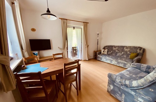 Weissbach an der Alpenstrasse Apartment | Ferienwohnung mit Großem Balkon