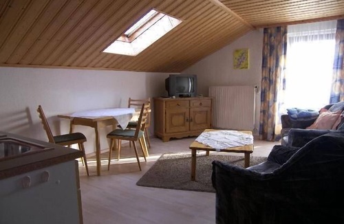 Lehen Apartment | Ferienwohnung mit Grillmöglichkeit im Garten und Gästekarte des GUTI-System