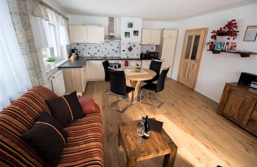 Hohenau Apartment | Ferienwohnung mit Südterrasse und kostenfreier WLAN-Nutzung