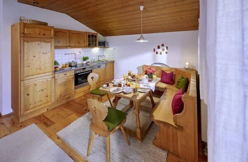 Hoslwang Apartment | Ferienwohnung "Mohnblume", 47 qm Obergeschoss, 1 separates Schlafzimmer