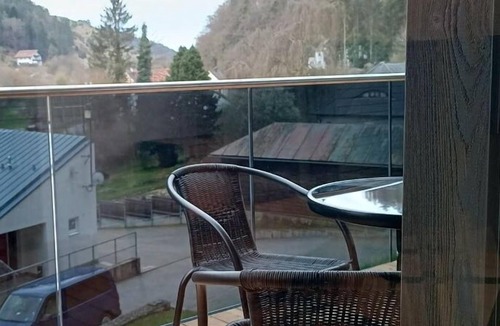 Riedenburg Apartment | Ferienwohnung Rosenburg mit Terrasse