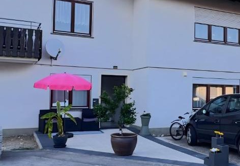 Aach Apartment | Ferienwohnung Sonnhalde