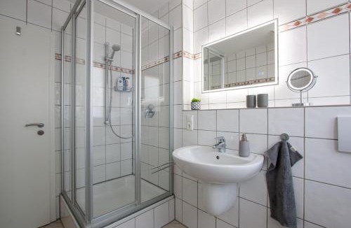 Korbecke Apartment | Ferienwohnungen Möhnesee - zentral, stilvoll und ruhig mit Balkon und Boxspringbetten