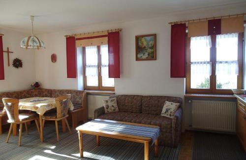 Ploessberg Apartment | Ferienwohnungen Peterbartl-Hof
