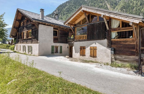 Les Bossons Ski Chalet | Ferme des Glaciers - 9px, Hot Tub, Charm, Views