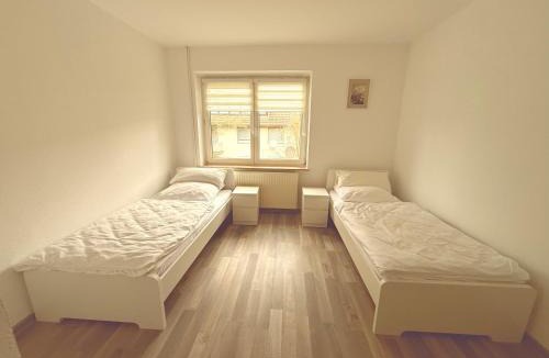 Lotte Apartment | FeWo 6P Balkon TV Küche